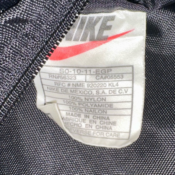 Nike Black Nylon Contractable Backpack - Picture 9 of 9